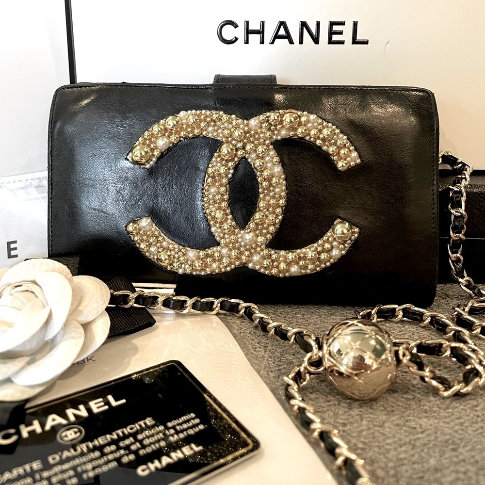 ❌SOLD❌ CHANEL WALLET ON CHAIN